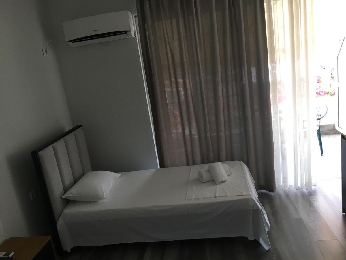 Irini Boutique Rooms!!! Himare Exterior foto